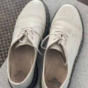Dr. Martens white boots size 7 (38)
